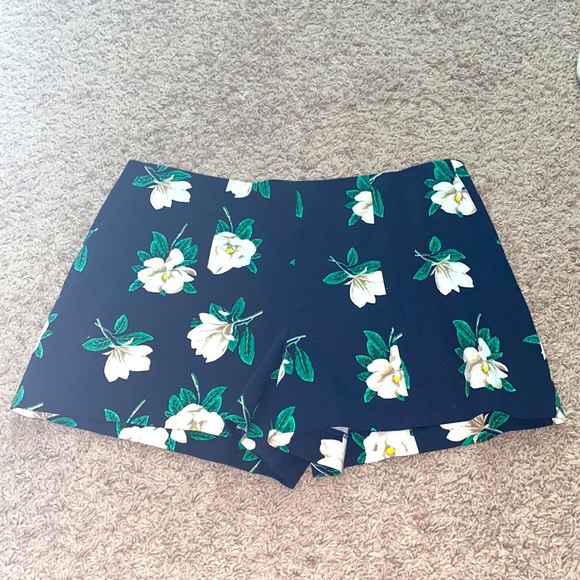 Draper James Pants - Draper James Magnolia shorts